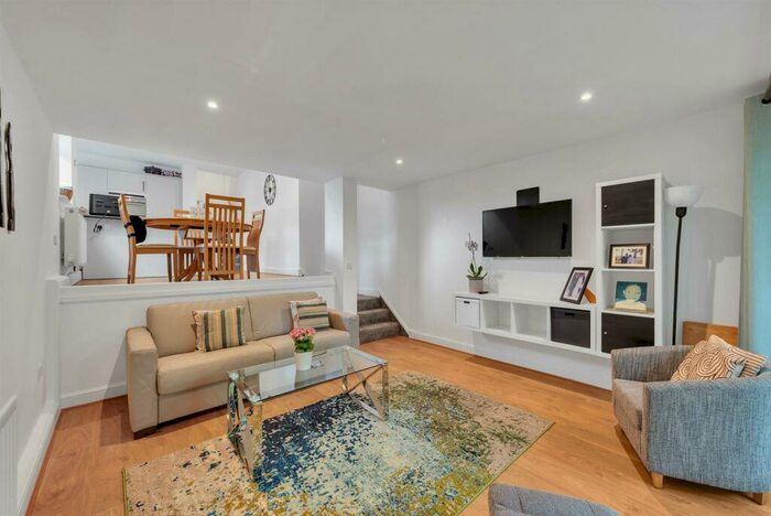 1 Bedroom Flat To Rent In A Oaklands Road, Bromley, BR1