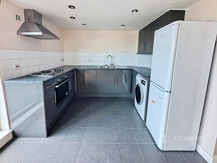 2 Bedroom Flat To Rent In Queens Road, Coventry, West Midlands, CV1