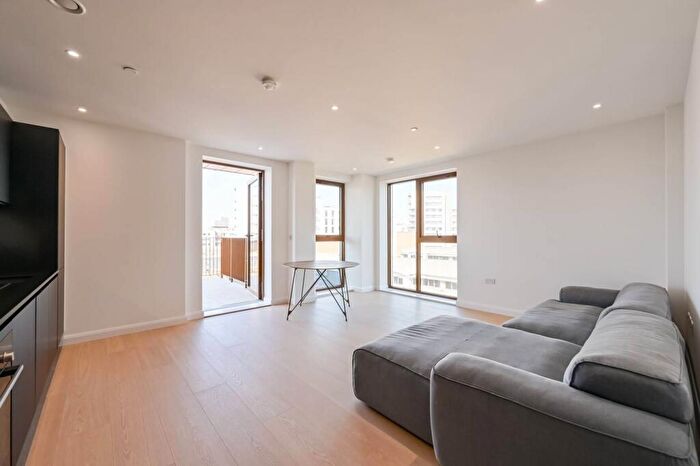 2 Bedroom Flat To Rent In Dod Street, Limehouse, London, E14