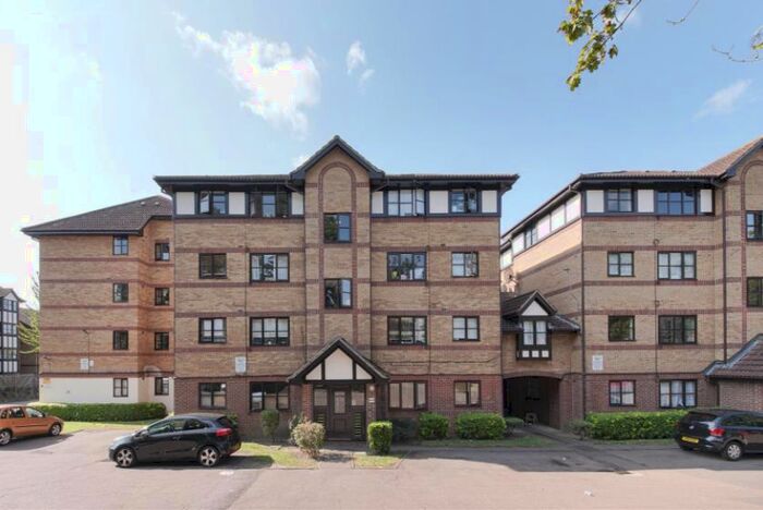 1 Bedroom Flat To Rent In Somerset Gardens, White Hart Lane, London, N17