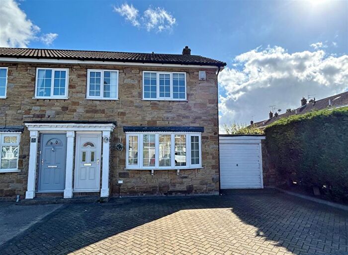 3 Bedroom Semi-detached House For Sale In Deer Park Court, Monk Fryston, LS25