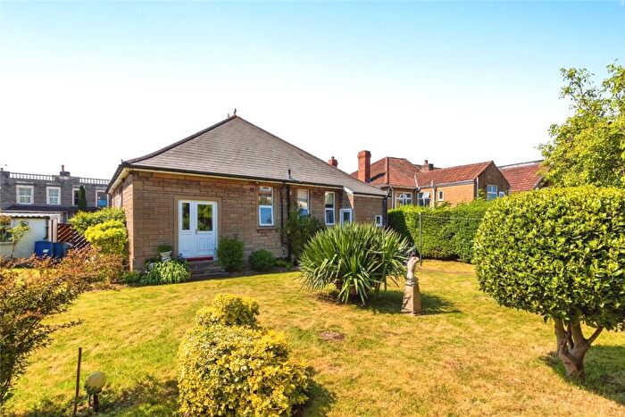 3 Bedroom Bungalow For Sale In Birchwood Road, Bristol, BS4