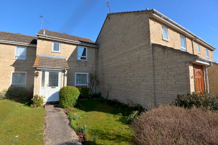 3 Bedroom Terraced House To Rent In Pensclose, Witney, Oxfordshire, OX28