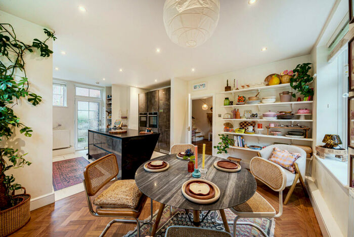 3 Bedroom House For Sale In Ottershaw Park, Ottershaw, KT16