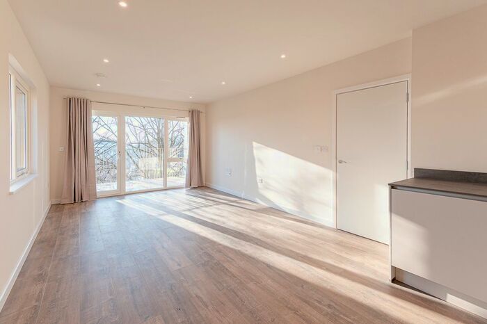 2 Bedroom Flat To Rent In Bittacy Hill, Mill Hill East NW7