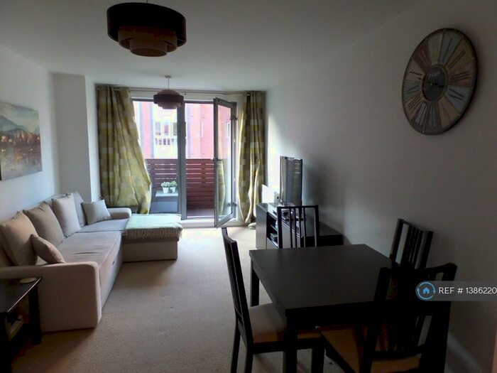 2 Bedroom Flat To Rent In Skyline, Birmingham, B1