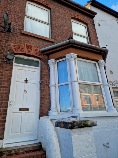 3 Bedroom Terraced House To Rent In Napier Road, Luton, LU1