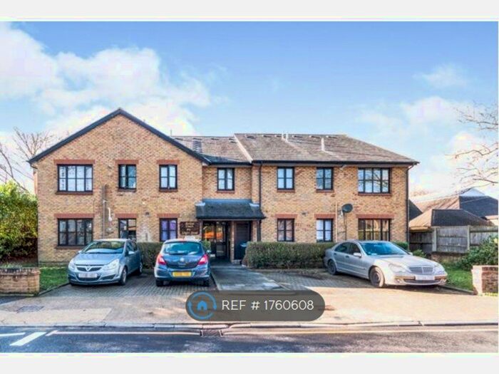 1 Bedroom Flat To Rent In Albert Road, Kingston Upon Thames, KT1