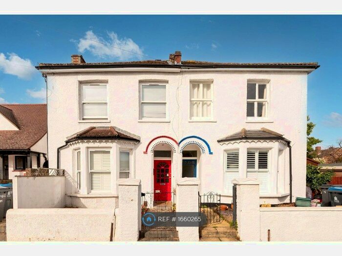 Studio To Rent In Ground Floor, New Malden, KT3