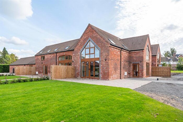 3 Bedroom Barn Conversion For Sale In Fallon Court, Tanworth-In-Arden, B94