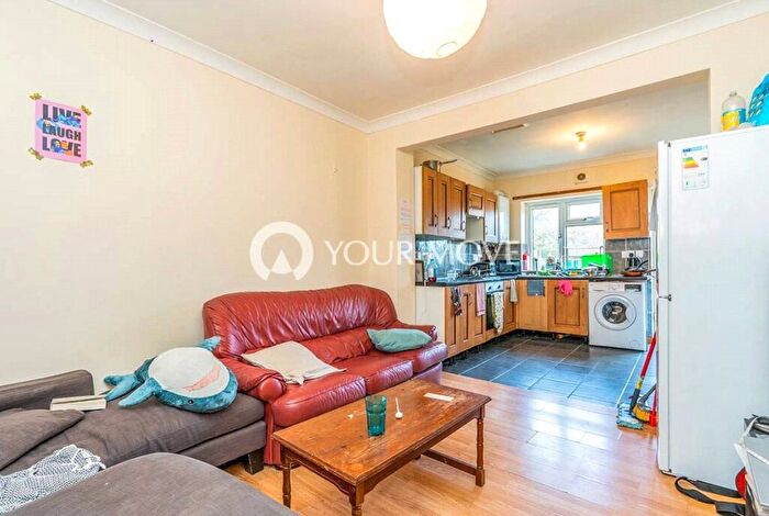 6 Bedroom Semi-Detached House To Rent In Granby Grove, Southampton, Hampshire, SO17