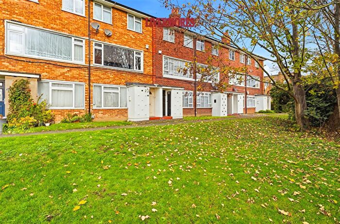 2 Bedroom Maisonette For Sale In Bexley Lane, Crayford, Dartford, DA1