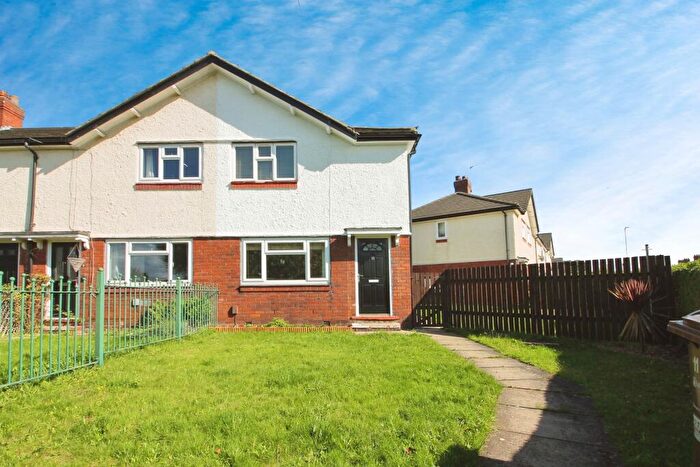 2 Bedroom End Of Terrace House For Sale In Sutton Crescent, Leeds, LS14