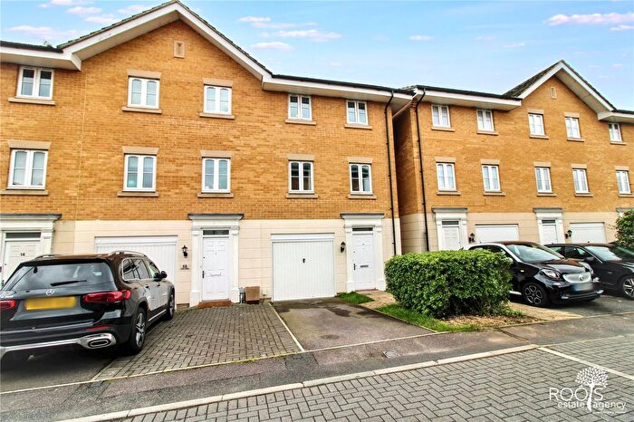 3 Bedroom End Terrace House For Sale In The Firs, Newbury, Berkshire, RG14