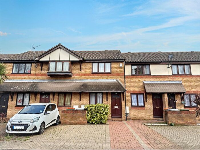 2 Bedroom Terraced House For Sale In Magpie Close, London, E7