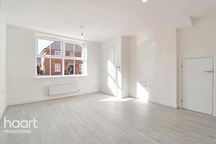 3 Bedroom Semi Detached House To Rent In Beatrix Drive, Aylesford, ME20