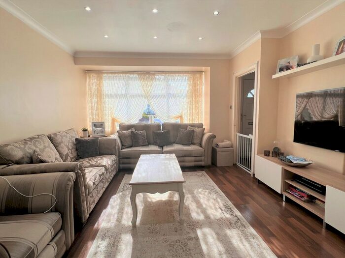 3 Bedroom Terraced House To Rent In Mapleton Crescent, Enfield, EN3
