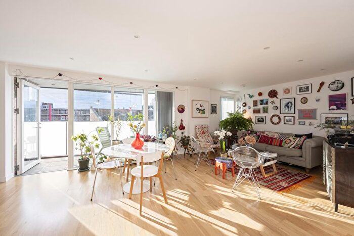 1 Bedroom Flat To Rent In Appold Court, Godfrey Place, E2