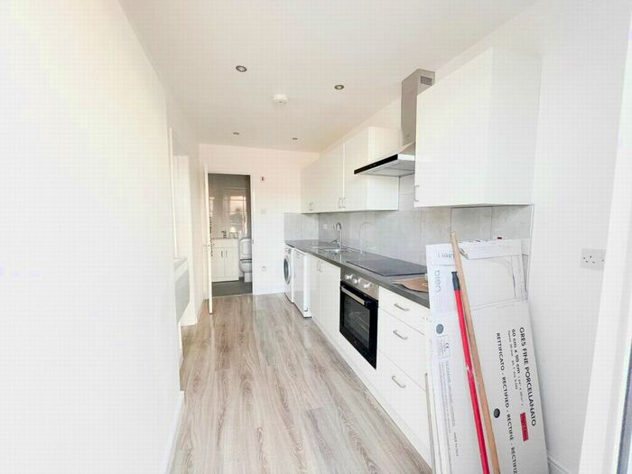 Studio To Rent In Park Road, Enfield EN3