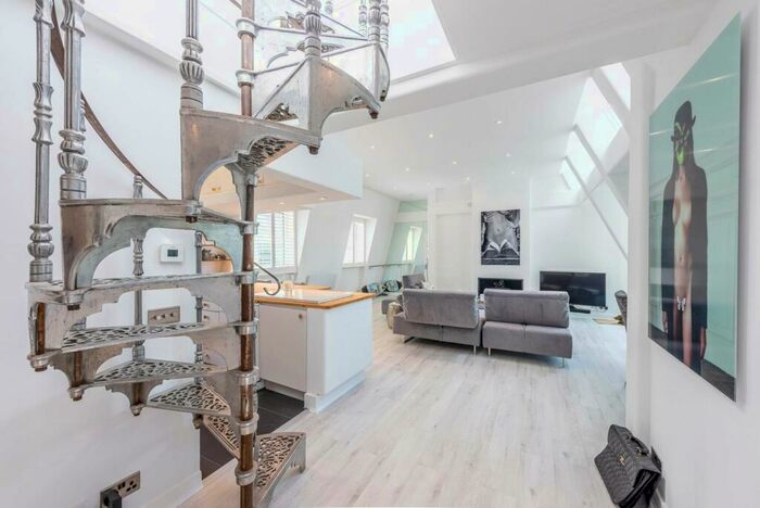 2 Bedroom Flat For Sale In Fulham Road, Chelsea, London, SW10