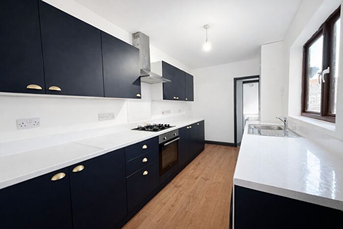 3 Bedroom Terraced House To Rent In Skinner Street, Gillingham, ME7