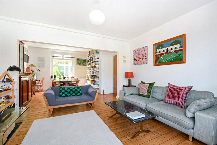 3 Bedroom Terraced House For Sale In Lyne Crescent, Walthamstow, London, E17