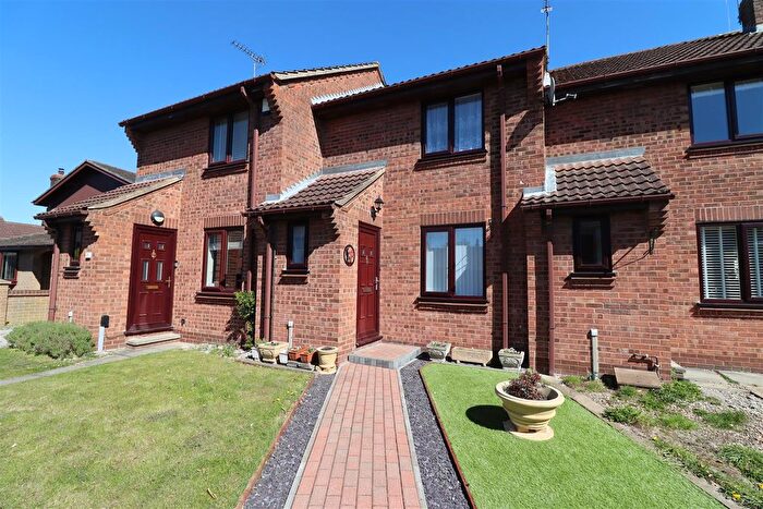 2 Bedroom Terraced House For Sale In Brindlegate, Pocklington, York, YO42