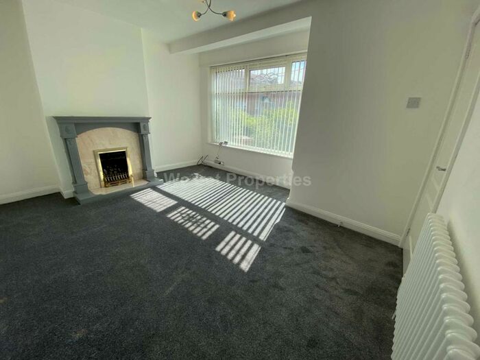 3 Bedroom House To Rent In Hacking Street, Salford, M7
