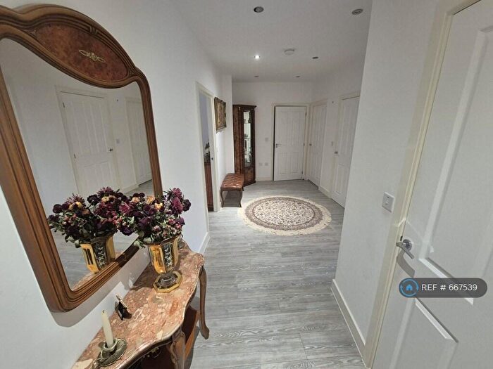 2 Bedroom Flat To Rent In Garrison Heights, London, NW7