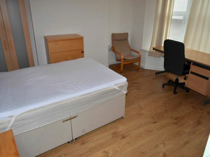 5 Bedroom Property To Rent In Le Breos Avenue, Uplands, Swansea, SA2