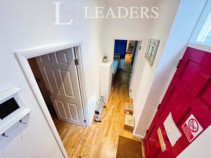 3 Bedroom House To Rent In Kings Road, BN1