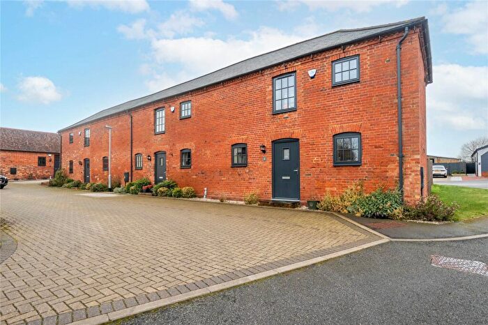 2 Bedroom End Of Terrace House For Sale In Bull Farm Close, Hockliffe, Beds, LU7