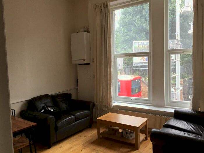 2 Bedroom Flat To Rent In Ladbroke Grove, Notting Hill, London, W10