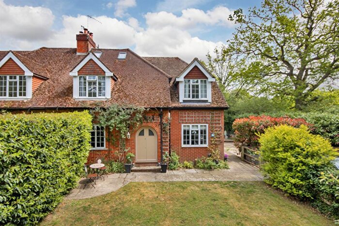 4 Bedroom Semi-Detached House For Sale In Egg Pie Lane, Hildenborough, TN11