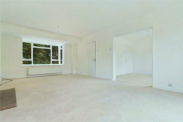 4 Bedroom Detached House For Sale In Station Road, Woolhampton, Reading, Berkshire, RG7