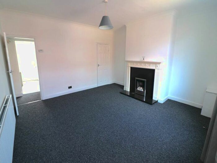 2 Bedroom Property To Rent In King Street, Ossett, WF5