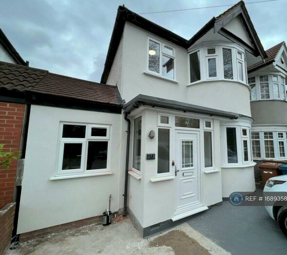 4 Bedroom Semi-Detached House To Rent In Rayners Lane, Harrow, HA2