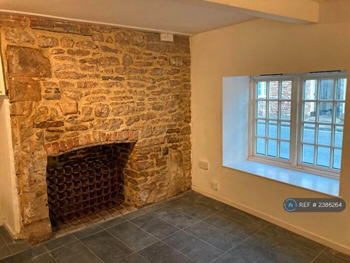 1 Bedroom Flat To Rent In Southover, Wells, BA5