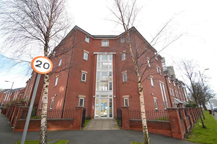 2 Bedroom Flat To Rent In Chorlton Road, Hulme, Manchester, M15