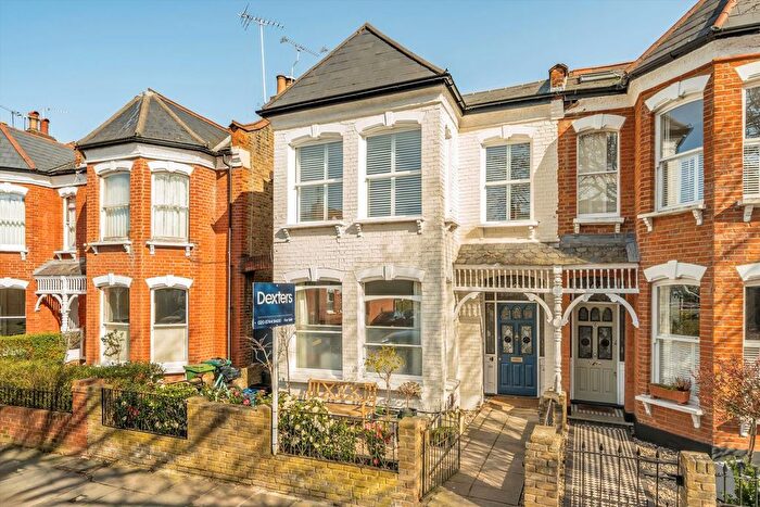 2 Bedroom Flat For Sale In Morley Road, Twickenham, TW1
