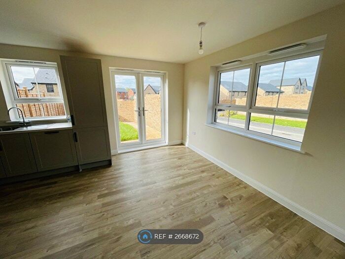 3 Bedroom Semi-detached House To Rent In Shippery Lane, Swindon, SN1