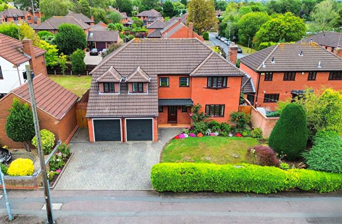 4 Bedroom Detached House For Sale In Carisbrooke Road, Knighton, Leicester, LE2