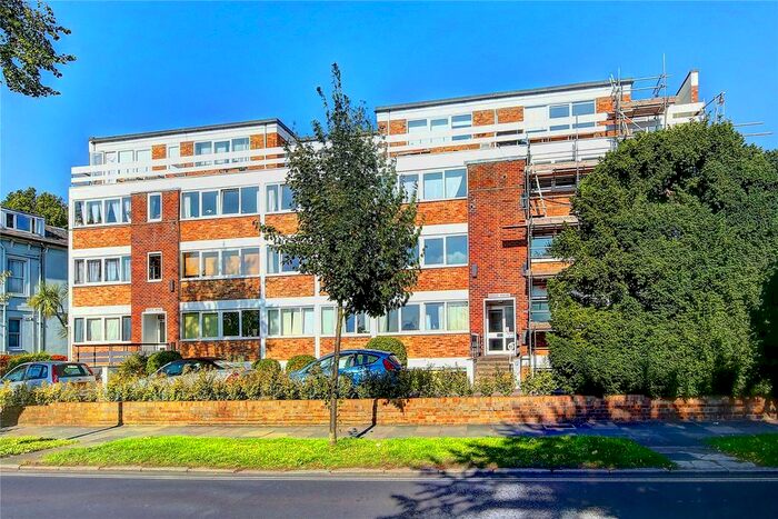 2 Bedroom Flat To Rent In Church Grove, Kingston Upon Thames, KT1