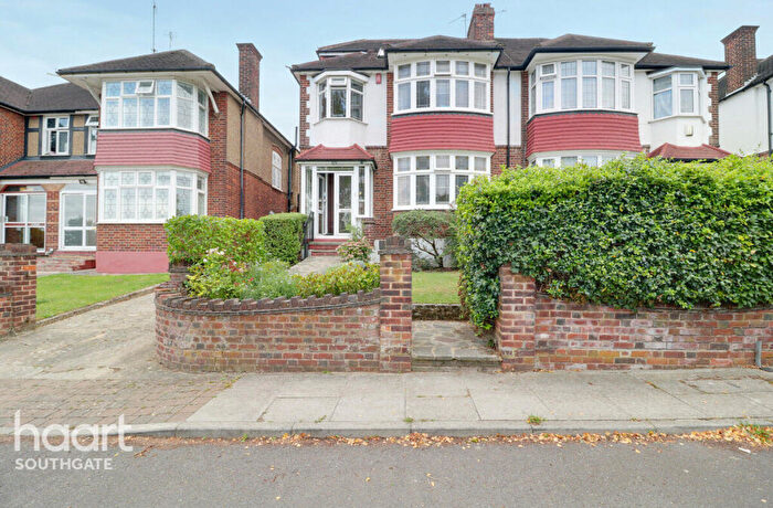 4 Bedroom Semi-Detached House For Sale In South Lodge Drive, London, N14