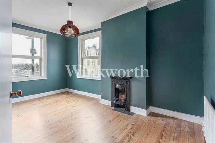 2 Bedroom Flat To Rent In Green Lanes, London, N4