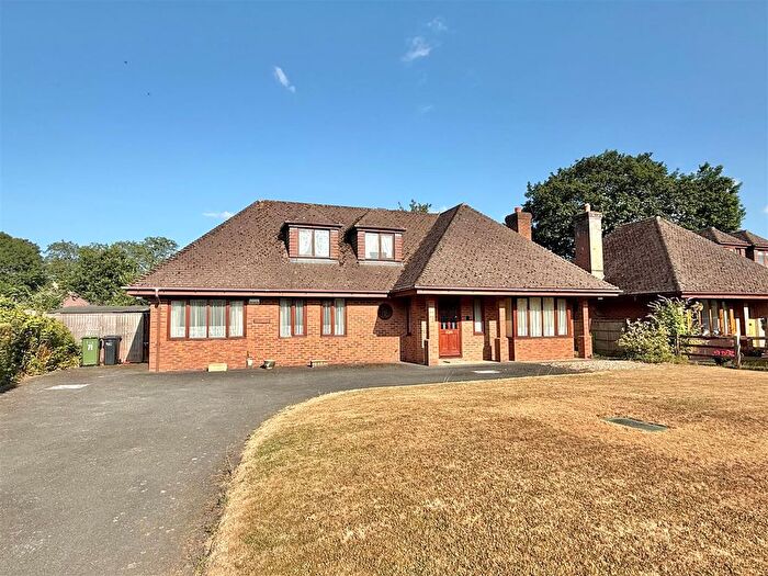 3 Bedroom Detached Bungalow For Sale In High Street, Leintwardine, SY7