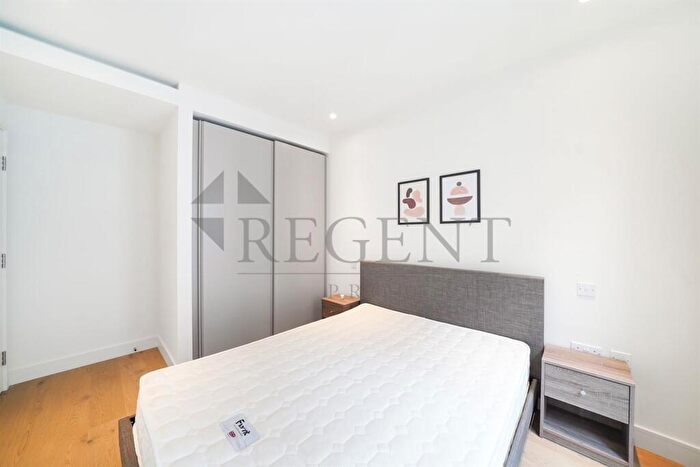 2 Bedroom Apartment To Rent In Harcourt Tower, Marsh Wall, E14