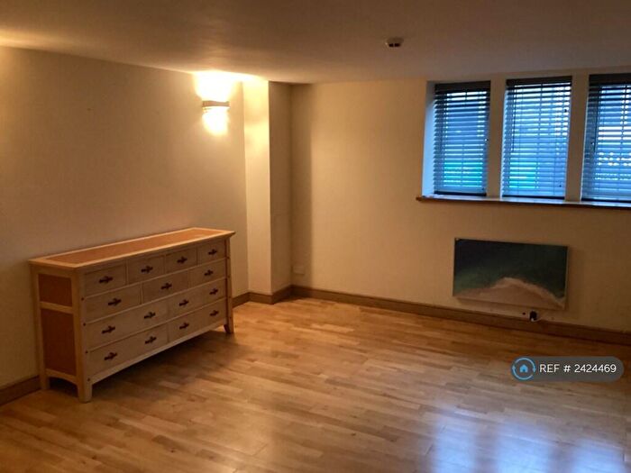 1 Bedroom Flat To Rent In Milnrow Rochdale, Milnrow, Rochdale, OL16