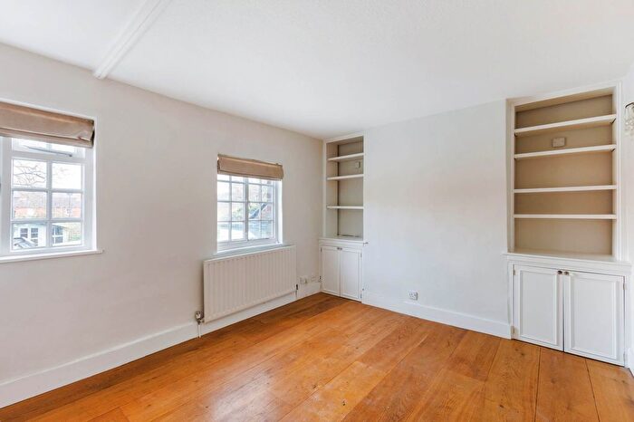 3 Bedroom Terraced House For Sale In Church Street, Henley On Thames, RG9