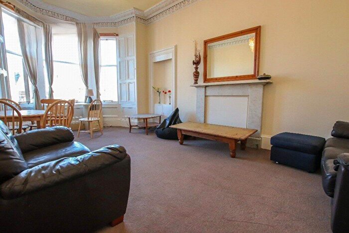 3 Bedroom Apartment To Rent In Marchmont Road, Marchmont, Edinburgh, EH9